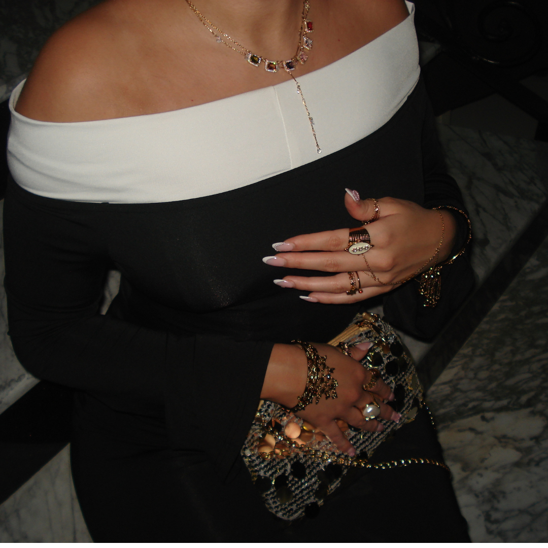 COLLIER LYNDA